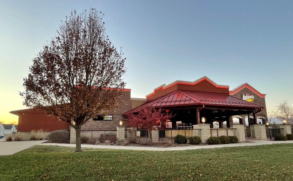 More Photos Of 800 S Washington St, Kimberly General Retail For Sale