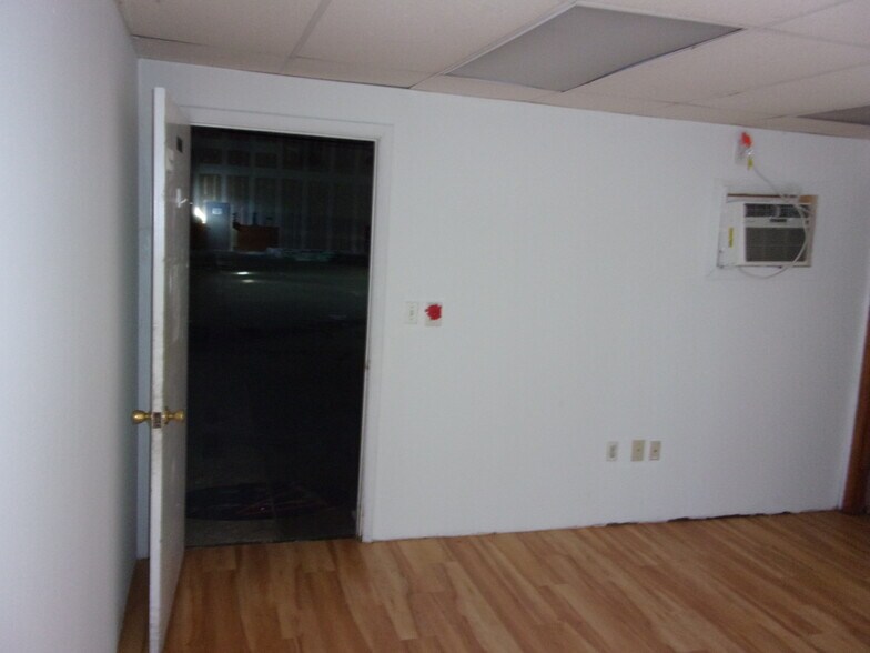 More Photos Of 8197 Euclid Ct, Manassas Park Warehouse For Lease