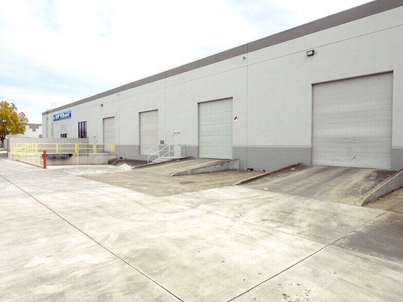 More Photos Of 3380 Industrial Blvd, West Sacramento Unknown For Lease