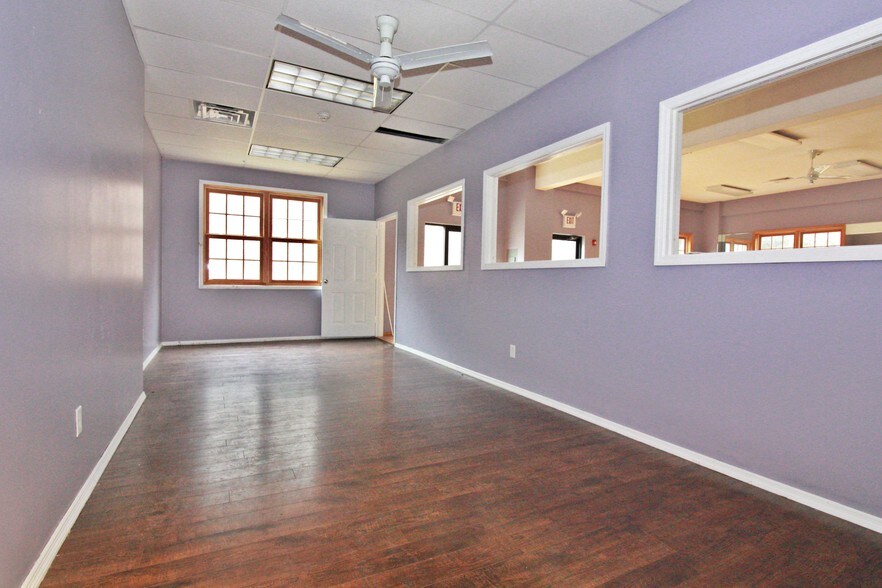 More Photos Of 17 Peekskill Hollow Rd, Putnam Valley Loft Creative Space For Lease