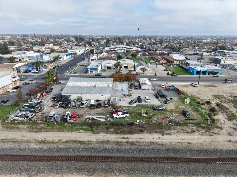 More Photos Of 827 High St, Delano Industrial For Sale