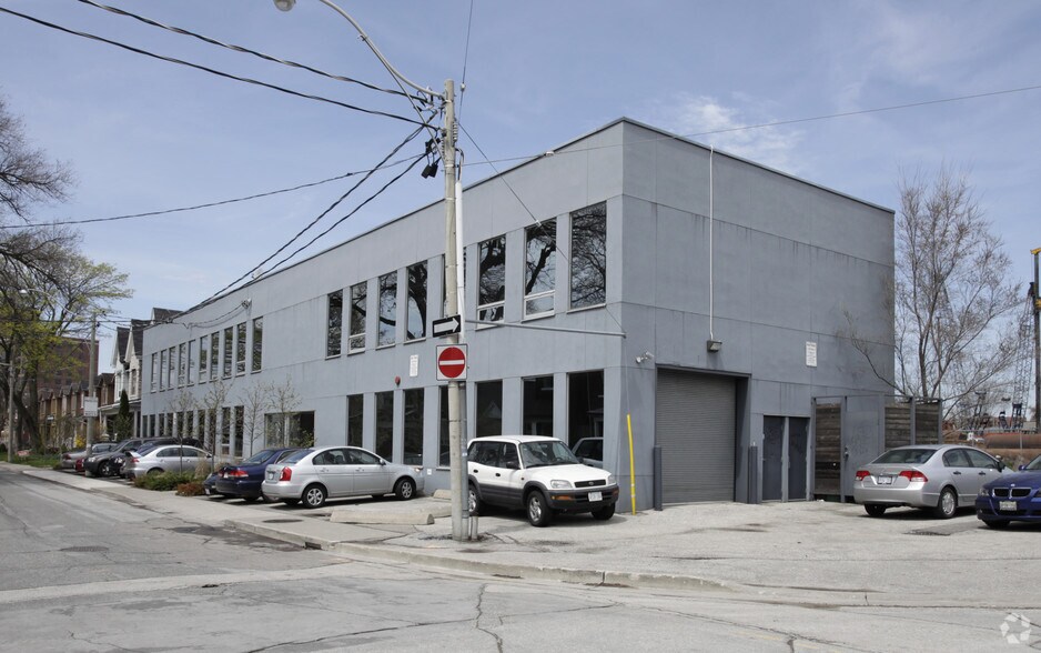 More Photos Of 18 Hook Ave, Toronto Office For Lease