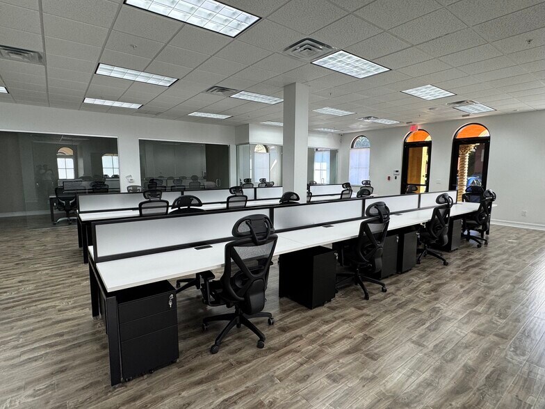 More Photos Of 13421 Parker Commons Blvd, Fort Myers Medical For Sale