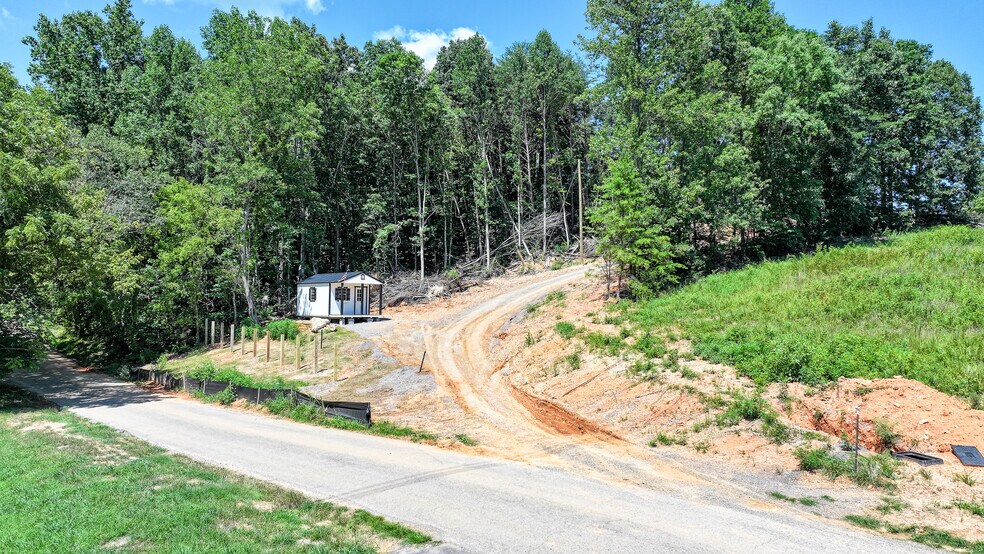 More Photos Of 180 Lakeland Ridge Rd, Bean Station Specialty For Sale