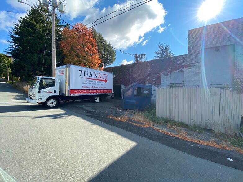 More Photos Of 539-541 Pawling Ave, Troy Freestanding For Lease