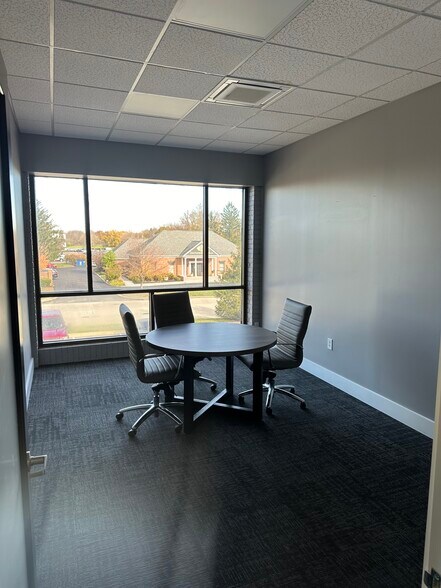 More Photos Of 3333 Founders Rd, Indianapolis Office For Sale