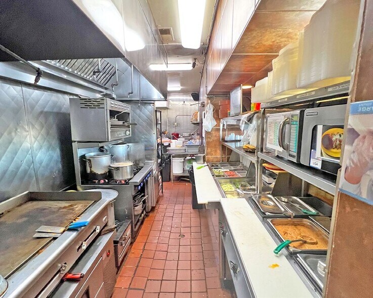 More Photos Of 7131 Franklin Blvd, Sacramento Restaurant For Sale