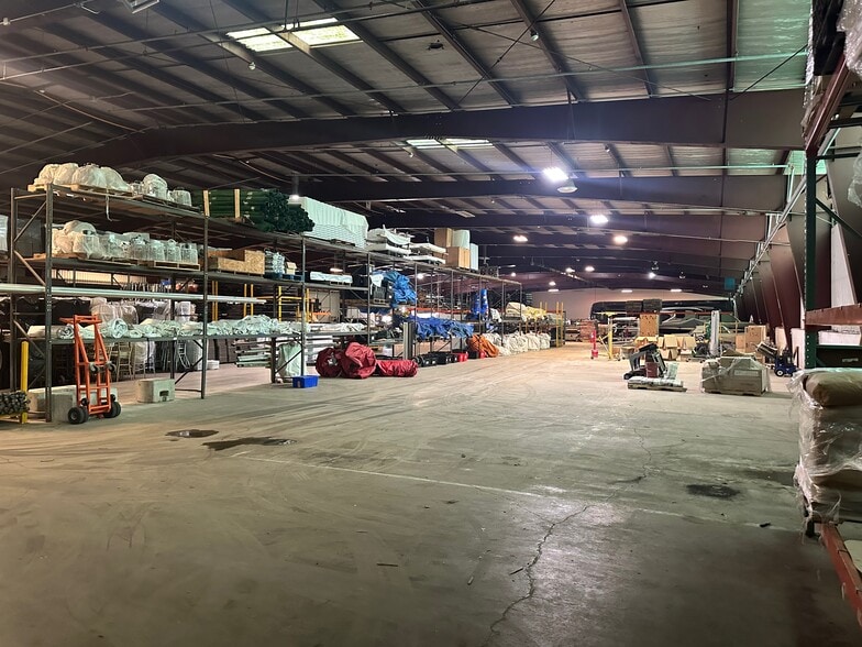 More Photos Of 1815 Morrissey Dr, Bloomington Warehouse For Sale
