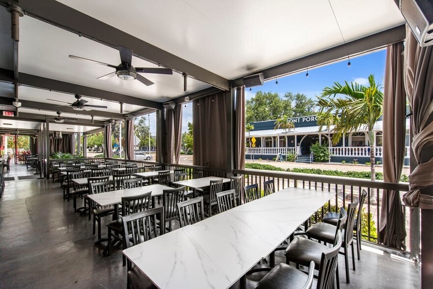 More Photos Of 4725 Vincennes Blvd, Cape Coral Restaurant For Sale