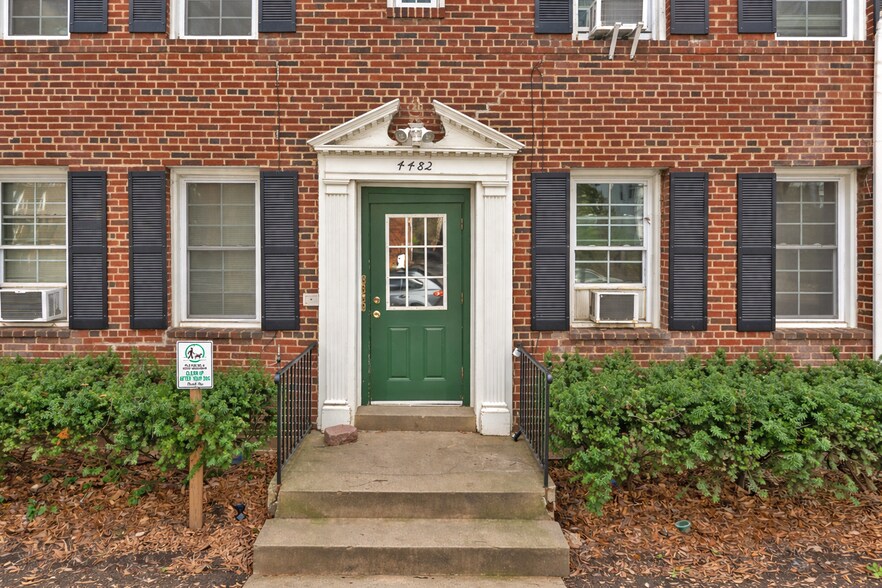 More Photos Of 4482 MacArthur Blvd NW, Washington Apartments For Sale