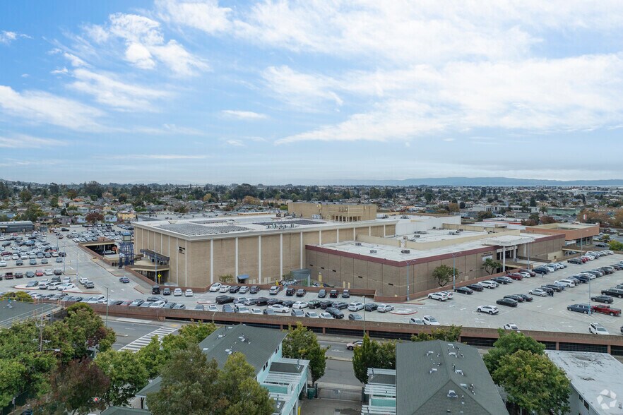 More Photos Of 7000-7200 Bancroft Ave, Oakland Unknown For Lease