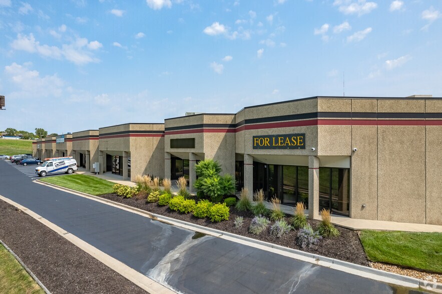 More Photos Of 1300-1322 Adams St, Kansas City Manufacturing For Lease
