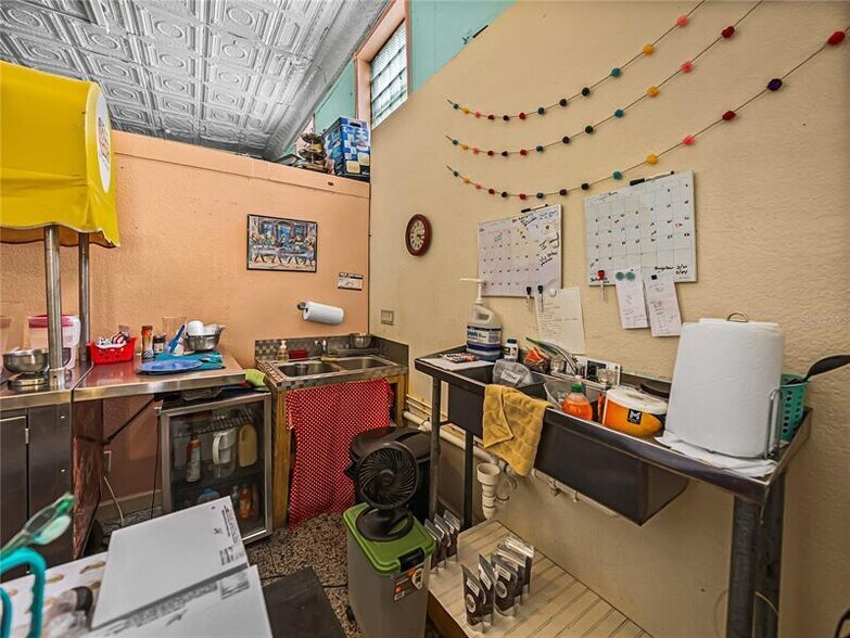 More Photos Of 135 S Central Ave, Bartow Storefront Retail Residential For Sale