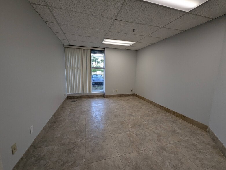 More Photos Of 701 NW Federal Hwy, Stuart Medical For Lease