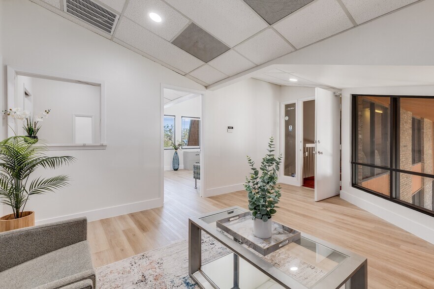 More Photos Of 12989 Jupiter Rd, Dallas Office For Sale