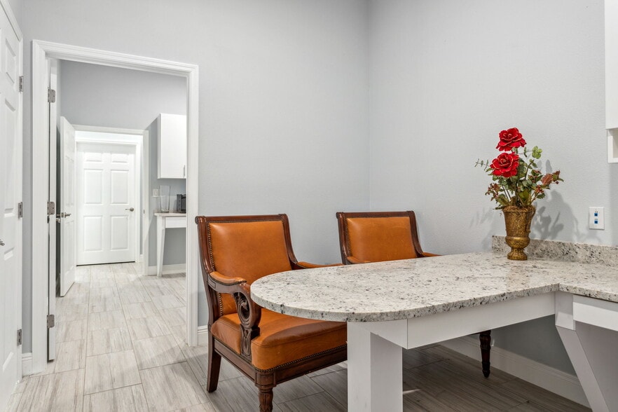 More Photos Of 5265 Park Blvd, Pinellas Park Office For Lease