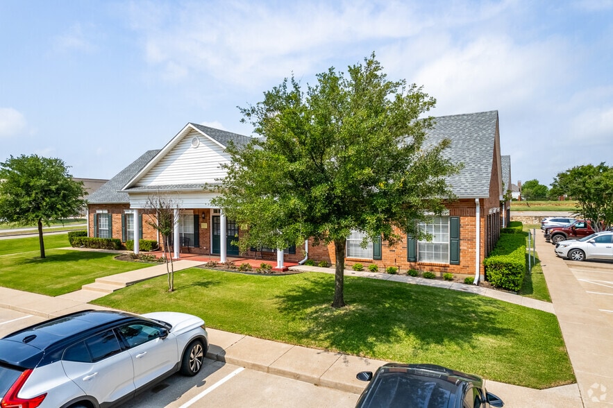 More Photos Of 6021 Morriss Rd, Flower Mound Unknown For Lease