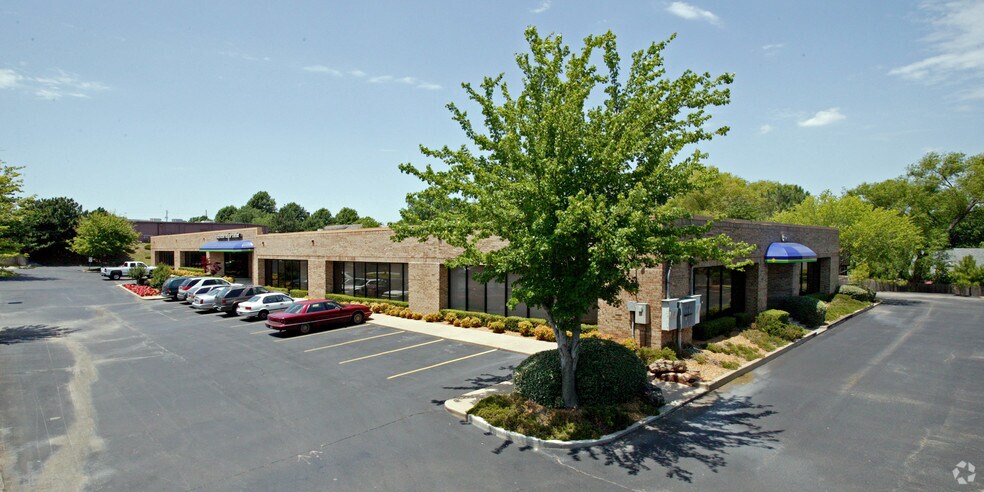 More Photos Of 6703-6709 E 81st St, Tulsa Unknown For Lease