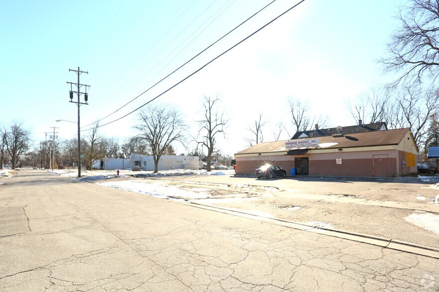 More Photos Of 1107 Howard St, Saginaw Convenience Store For Sale