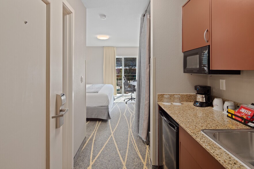 More Photos Of 2301 3rd Ave, Seattle Hotel For Sale