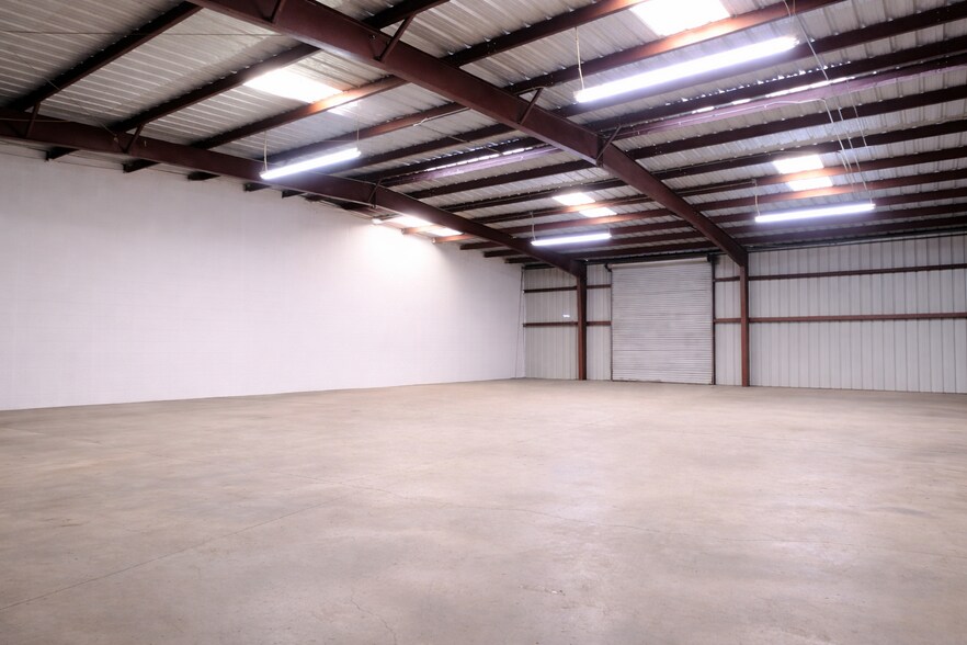 More Photos Of 8264 Fremontia Ave, Fontana Warehouse For Lease