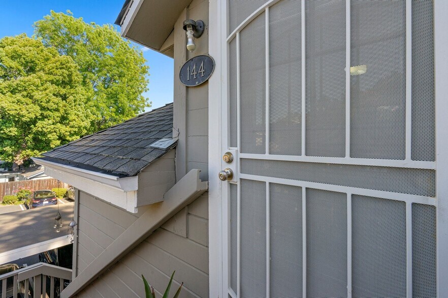 More Photos Of 142 N Central Ave, Campbell Office Residential For Sale