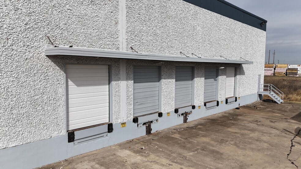 More Photos Of 11839 Shiloh Rd, Dallas Warehouse For Lease