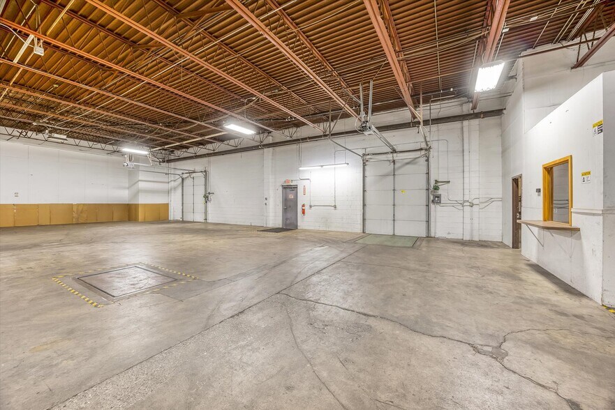 More Photos Of 130-150 Eva St, Saint Paul Industrial For Sale
