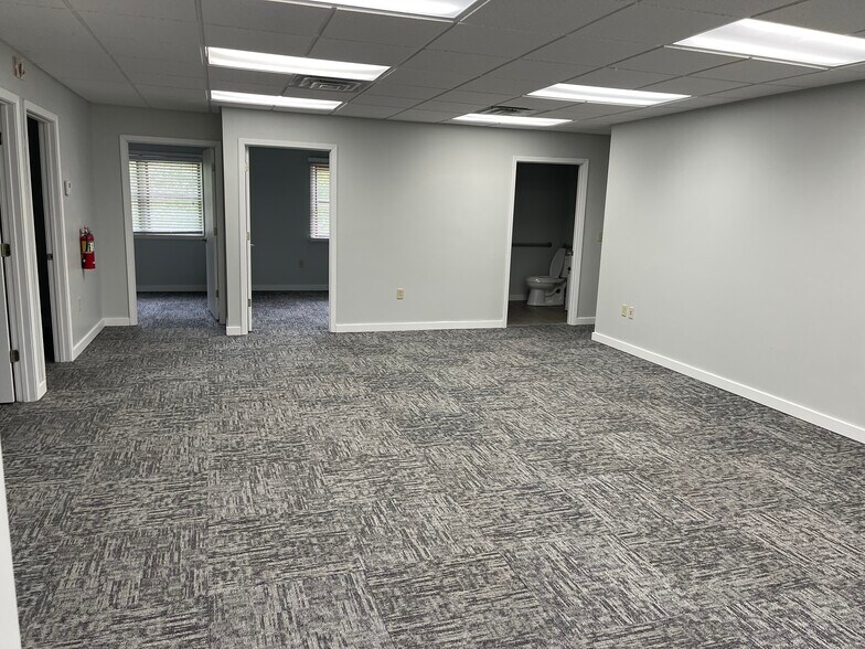 More Photos Of 160 Cleveland St, Elyria Office For Sale