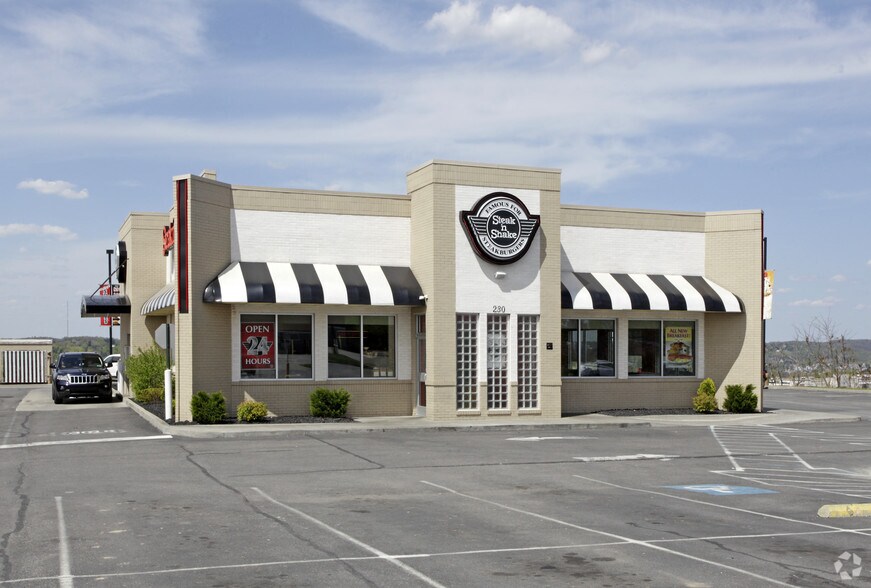 Primary Photo Of 230 Golfview Dr, Monaca Freestanding For Lease