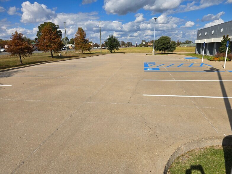 More Photos Of 5486 Airline Dr, Bossier City Office For Sale