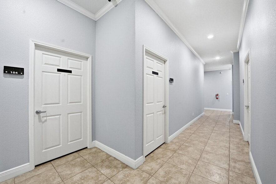 More Photos Of 15303 Huebner Rd, San Antonio Medical For Sale