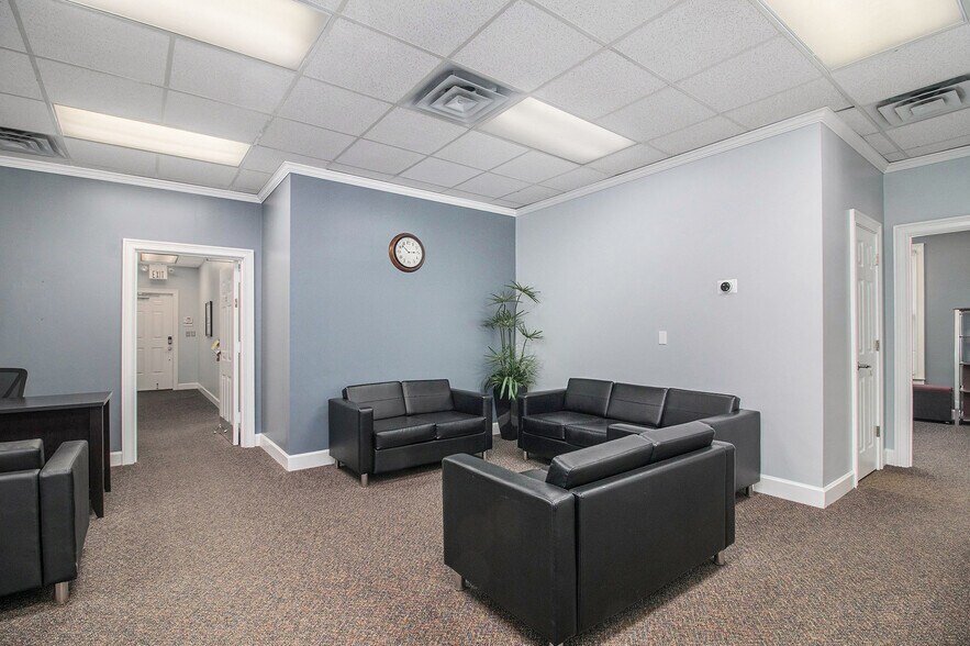 More Photos Of 1580 Warsaw Rd, Roswell Office For Lease