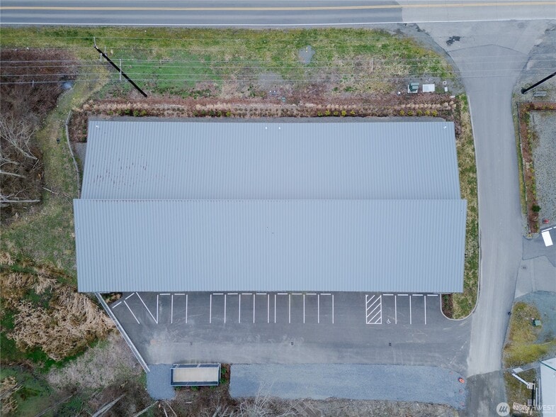 More Photos Of 2900 Peace Portal Dr, Blaine Distribution For Lease