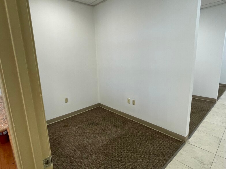 More Photos Of 5501 N University Dr, Coral Springs Office For Sale