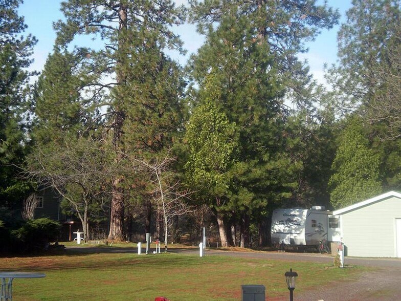 More Photos Of 27535 Edgewood Rd, Weed Trailer Camper Park For Sale