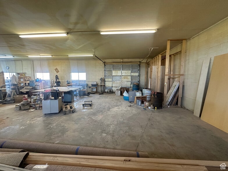 More Photos Of 589 N Geneva Rd, Lindon Warehouse For Sale