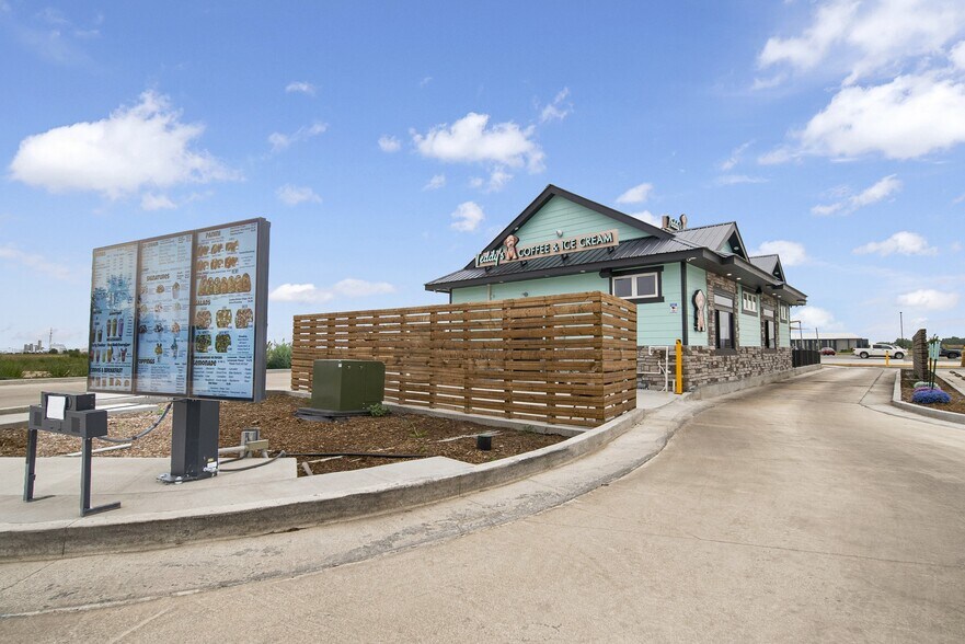 More Photos Of 1205 Badger Ave, Fort Morgan General Retail For Sale