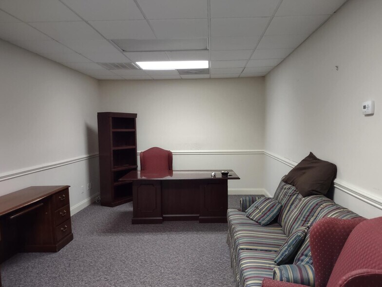 More Photos Of 311 Margie Dr, Warner Robins Office For Lease