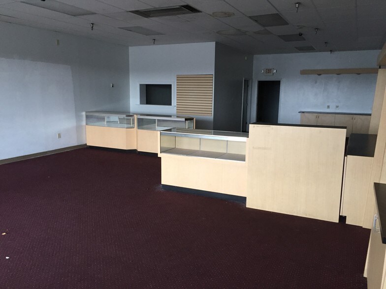 More Photos Of 5600 Milgen Rd, Columbus Storefront For Lease
