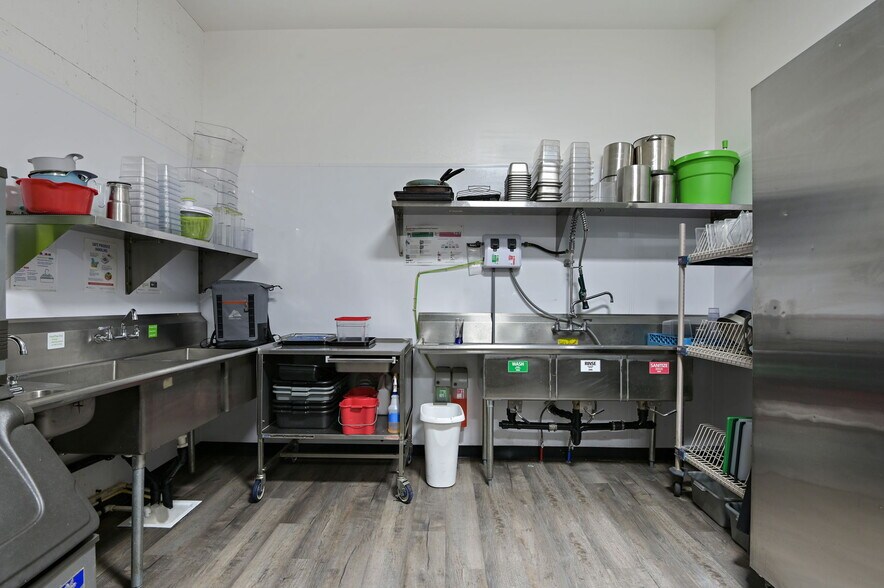 More Photos Of 207 Main Ave, Chewelah Restaurant For Sale