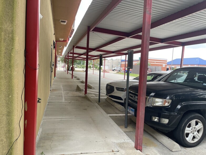 More Photos Of 1717 S Mason Rd, Katy Freestanding For Lease