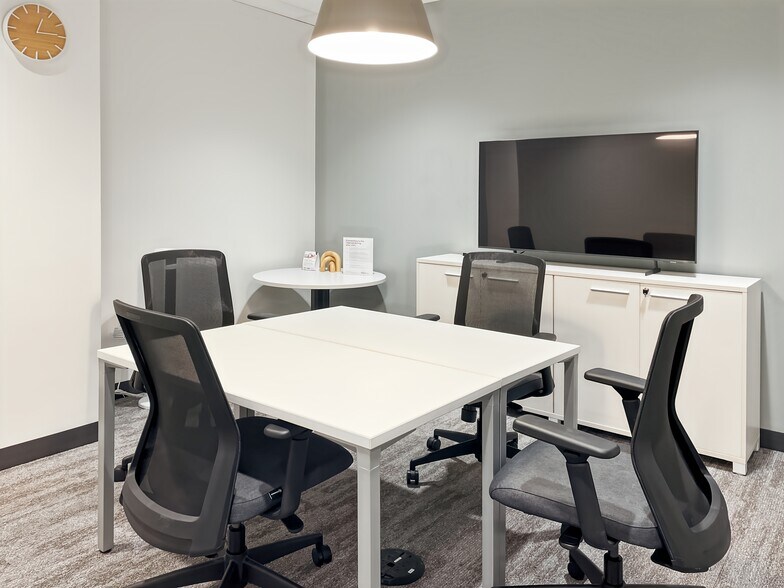 More Photos Of 3330 Harbor Blvd, Costa Mesa Coworking Space