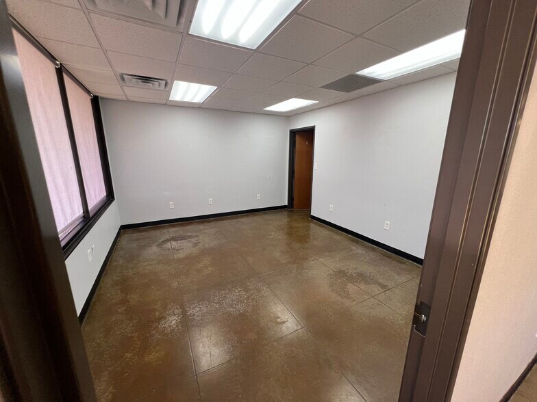 More Photos Of 1832 Fm-66, Waxahachie Self Storage For Lease