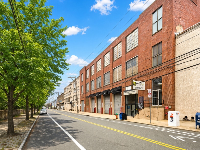 More Photos Of 3901 Main St, Philadelphia Office For Lease