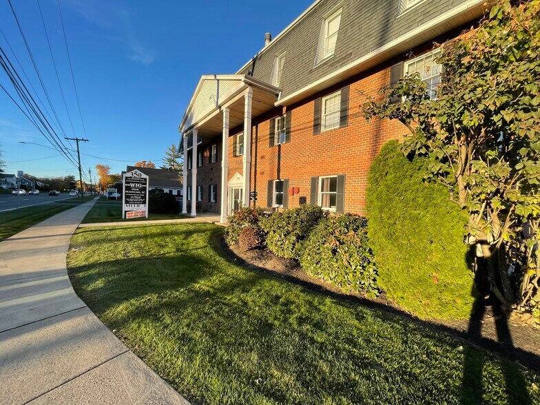 More Photos Of 344-350 Silas Deane Hwy, Wethersfield Medical For Lease