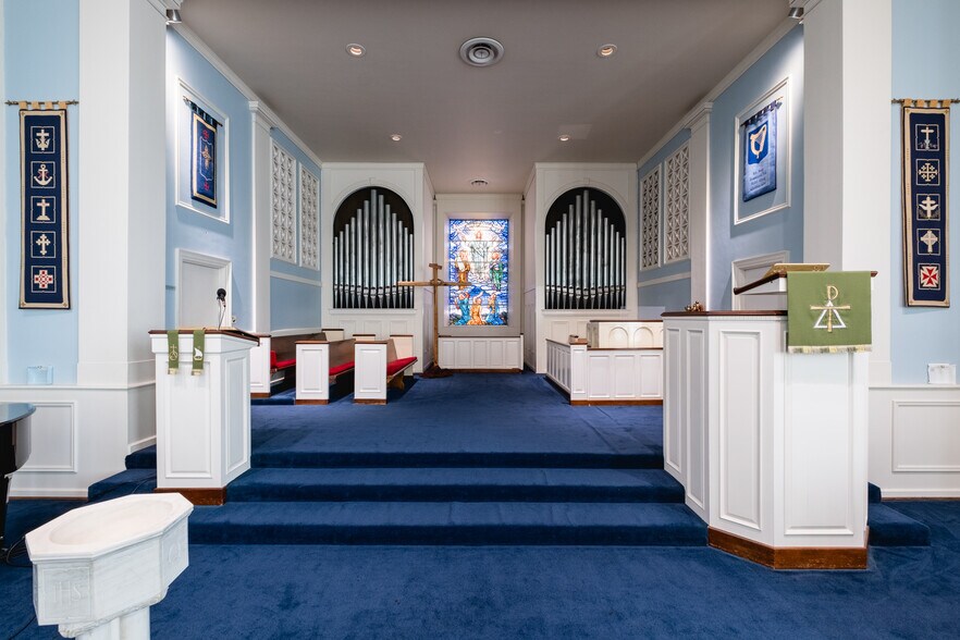 More Photos Of 4401 Woodlawn Dr, Little Rock Religious Facility For Sale
