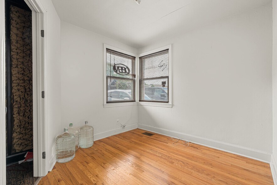 More Photos Of 515 E Iris Dr, Nashville Loft Creative Space For Sale