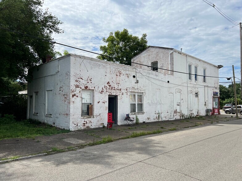 More Photos Of 2747 Bank St, Louisville Flex For Sale