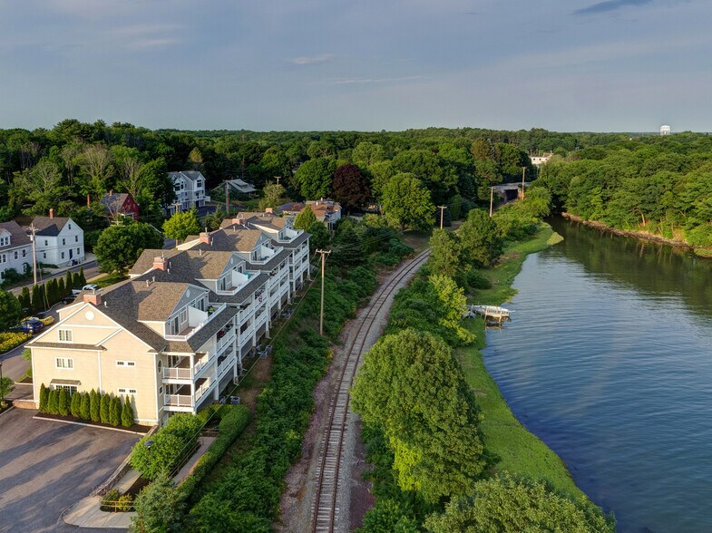 More Photos Of 19 Bridge St, Kittery Coworking Space